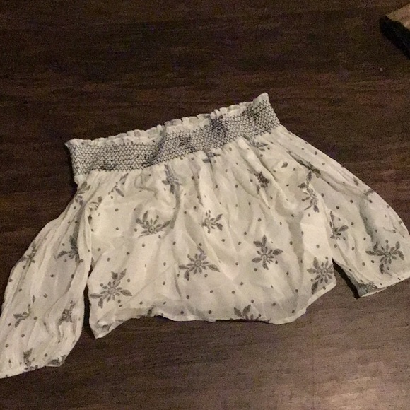 Off the shoulder cropped shirt - Picture 1 of 2